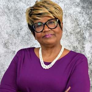 Meet your Posher, Debra